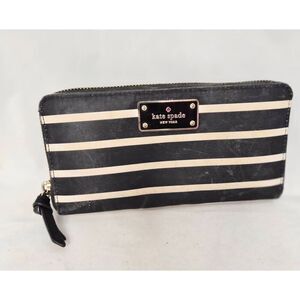 Kate Spade Wilson Road wallet